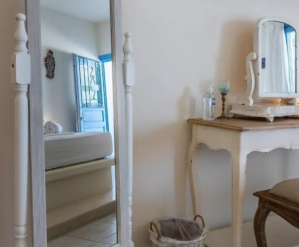 Blu Suites&studios Casa rural Adamantas (Milos)