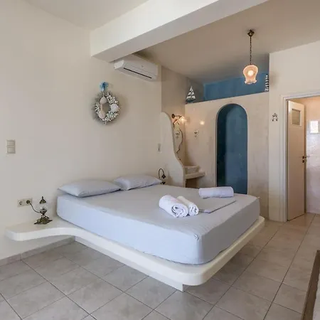 Blu And * Adamantas (Milos)