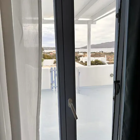 Blu And * Adamantas (Milos)