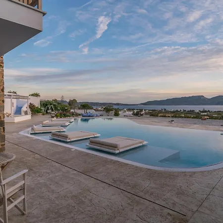 Blu And Landhuis Adamantas (Milos)